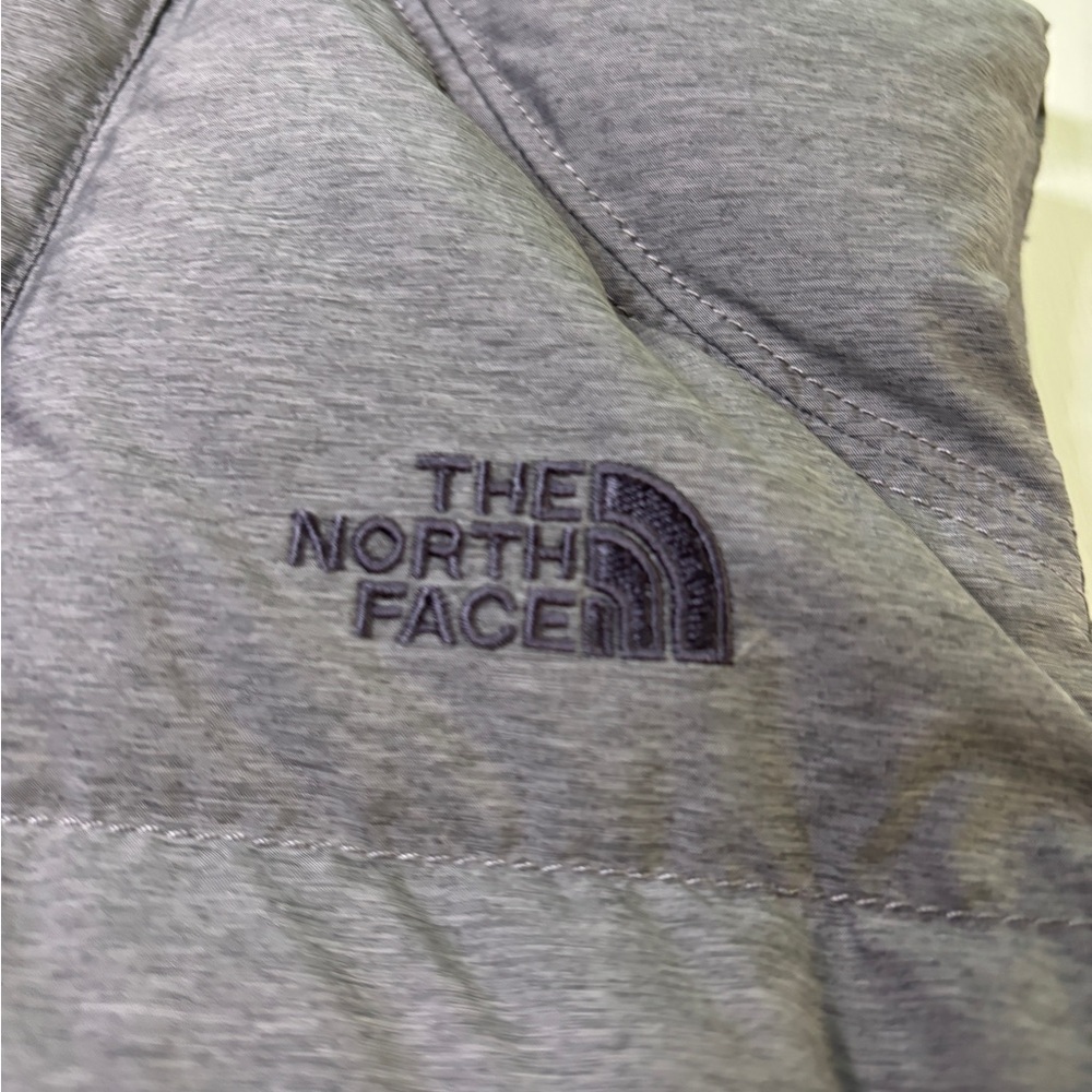 The North Face Women’s Aconcagua Down Vest w/ Faux-Fur Hood size Large - Picture 4 of 8